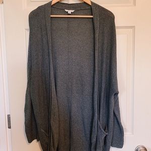 OVERSIZED GRAY KNIT CARDIGAN